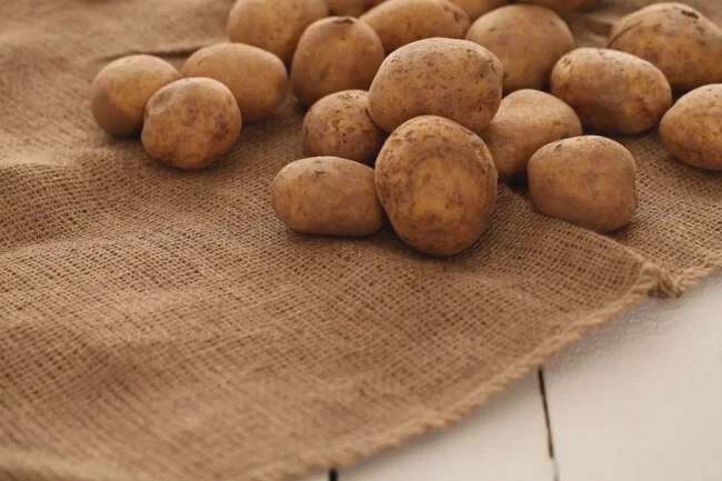 Different potato tuber varieties